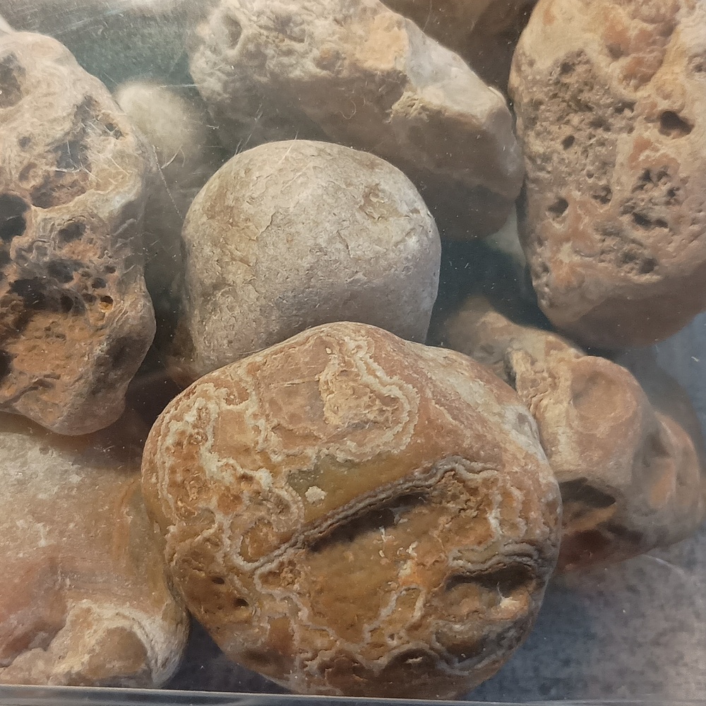Natural Banded Agate Crystal Rocks, Lot 3.2 lb - Picture 7 of 10